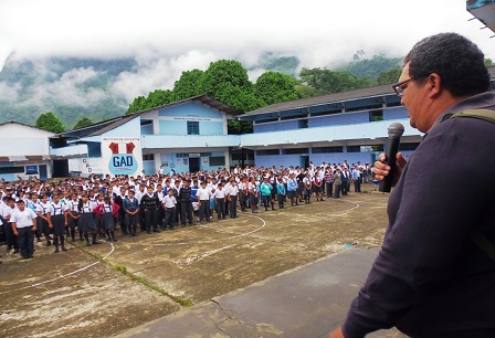 JOVENES ESTUDIANTES SE CAPACITAN EN RECOJO DE RESIDUOS SOLIDOS EN TINGO MARÍA